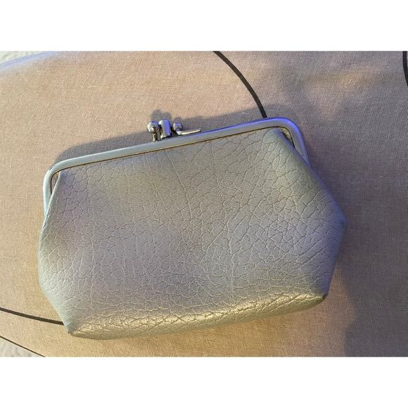 Vintage Handbags - Vintage Gray Leather Kiss Lock Coin Purse Double Compartment Retro